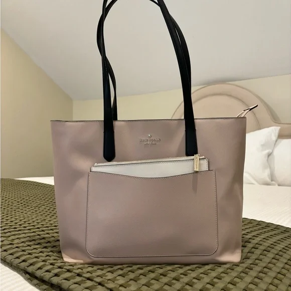 Kate Spade Staci Large Tan and Black Tote - Picture 2 of 7
